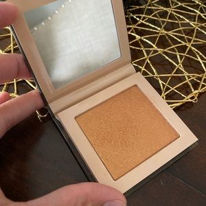 Never used “Legend” highlighter KKW Beauty